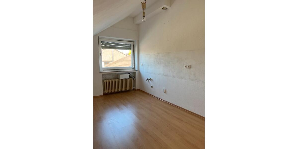 Dachgeschoßwohnung Herzogenrath - 3 Zimmer, 97 m&sup2;, 1.100&euro; | Angebot:26621379