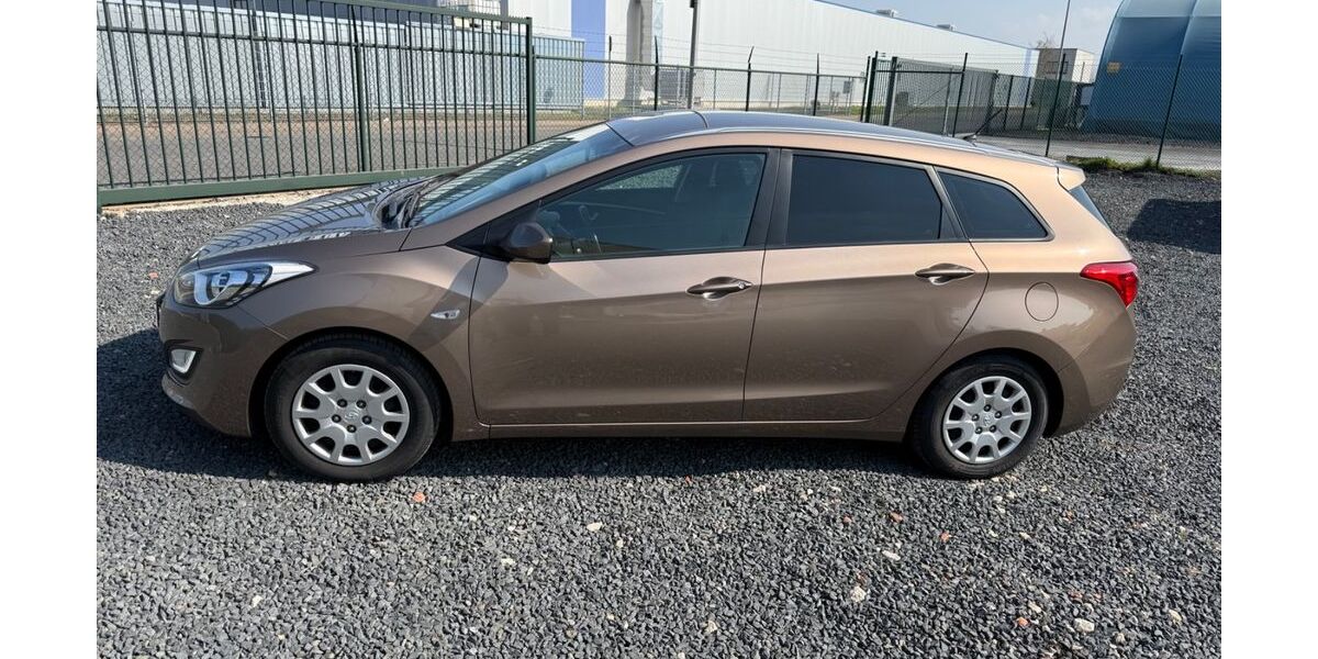 Hyundai i30 142.780 km 7.200 &euro; Heinsberg 52525
