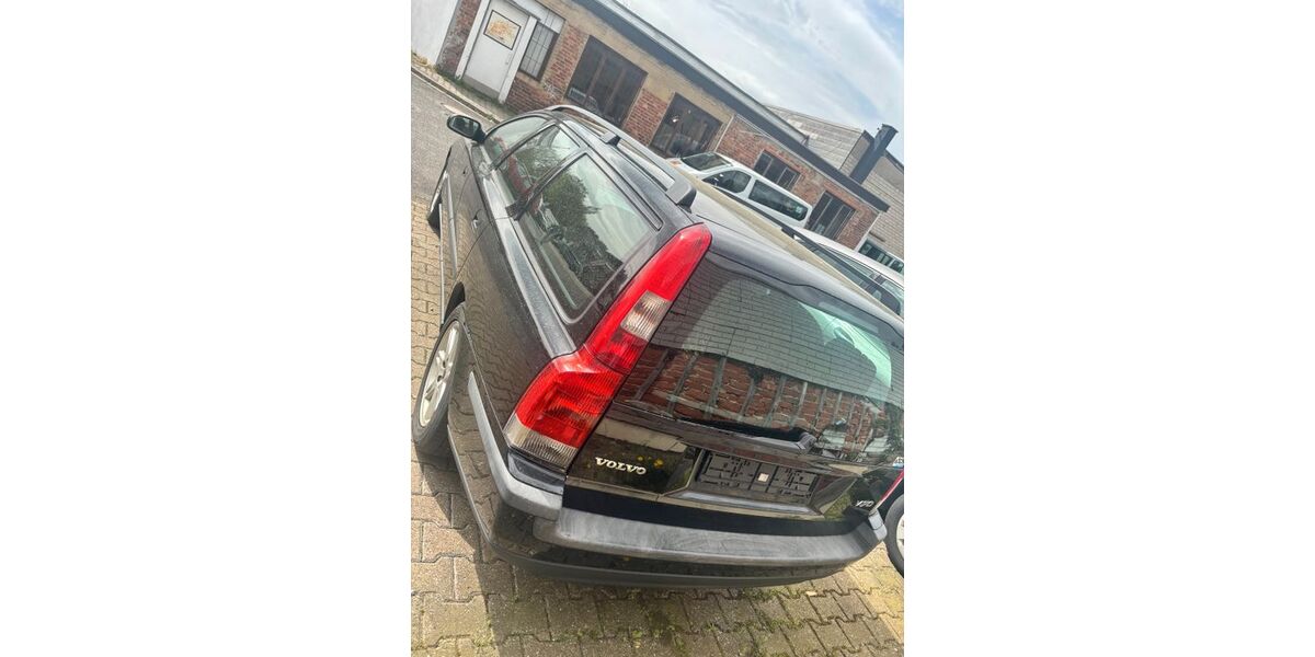 Volvo V70 618.837 km 1.199 &euro; Aachen 52078