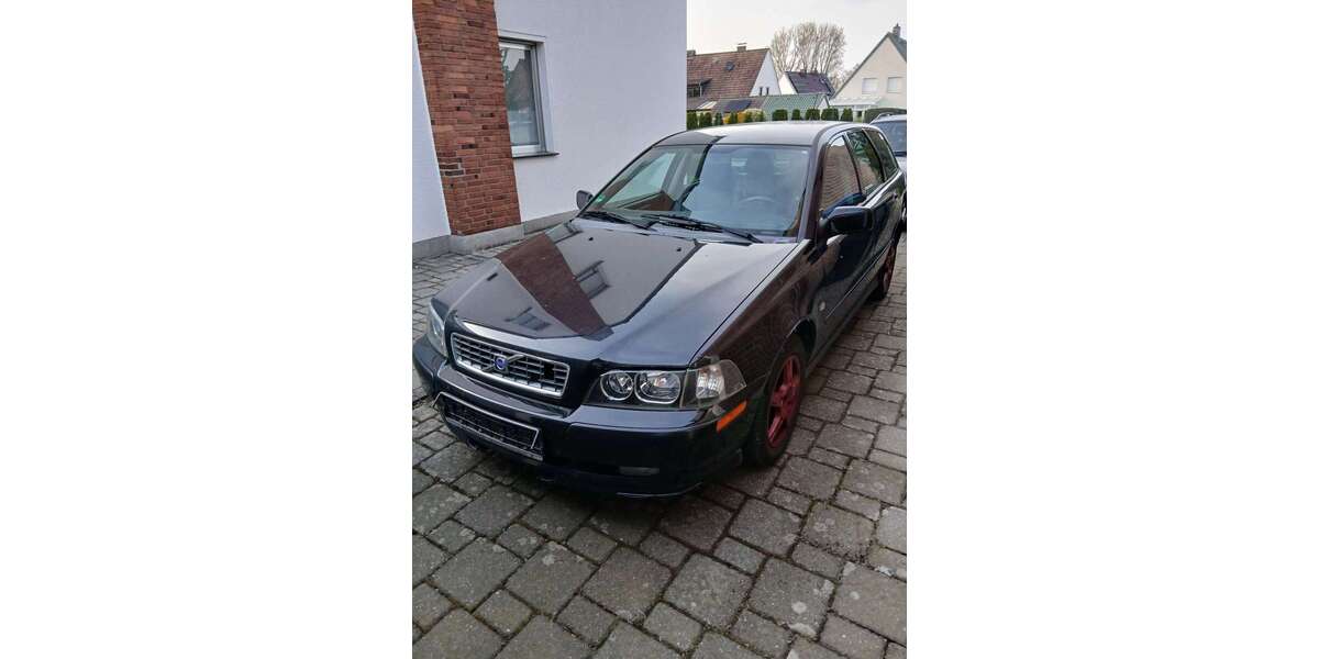Volvo V40 234.633 km 999 &euro; Langerwehe 52379