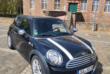 Mini One 130.150 km 7.200 &euro; Niederzier 52382