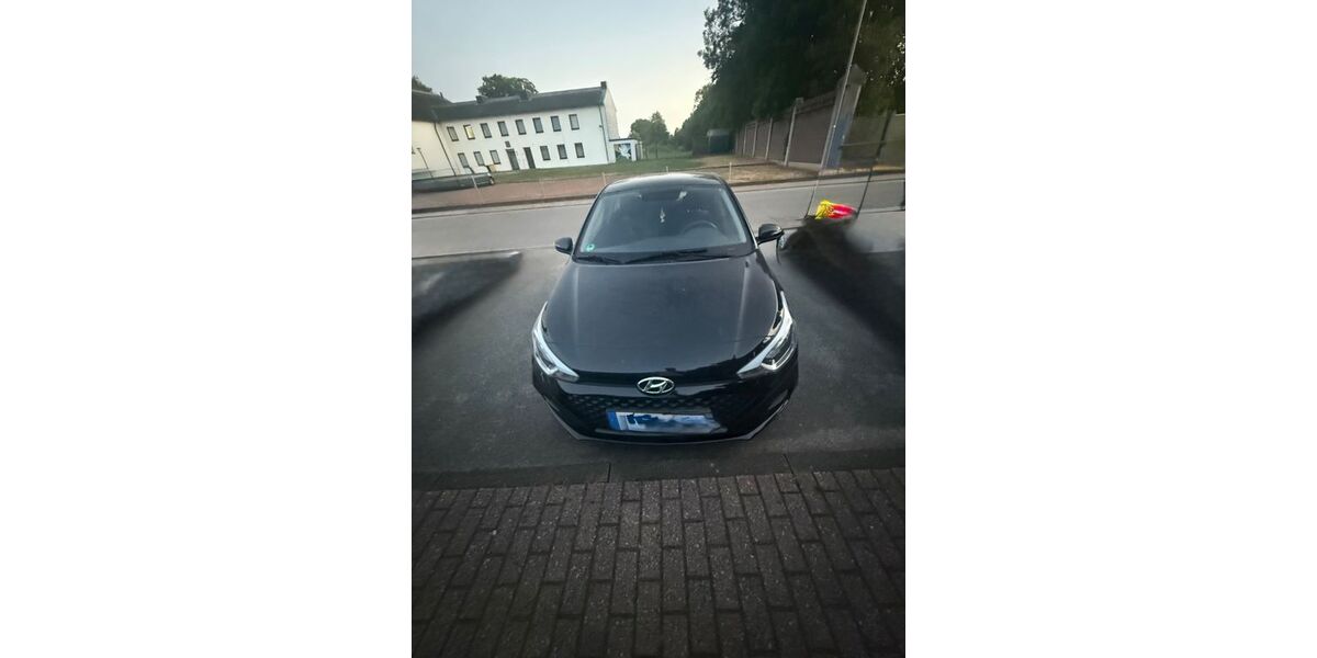 Hyundai i20 64.000 km 8.100 &euro; Baesweiler 52499