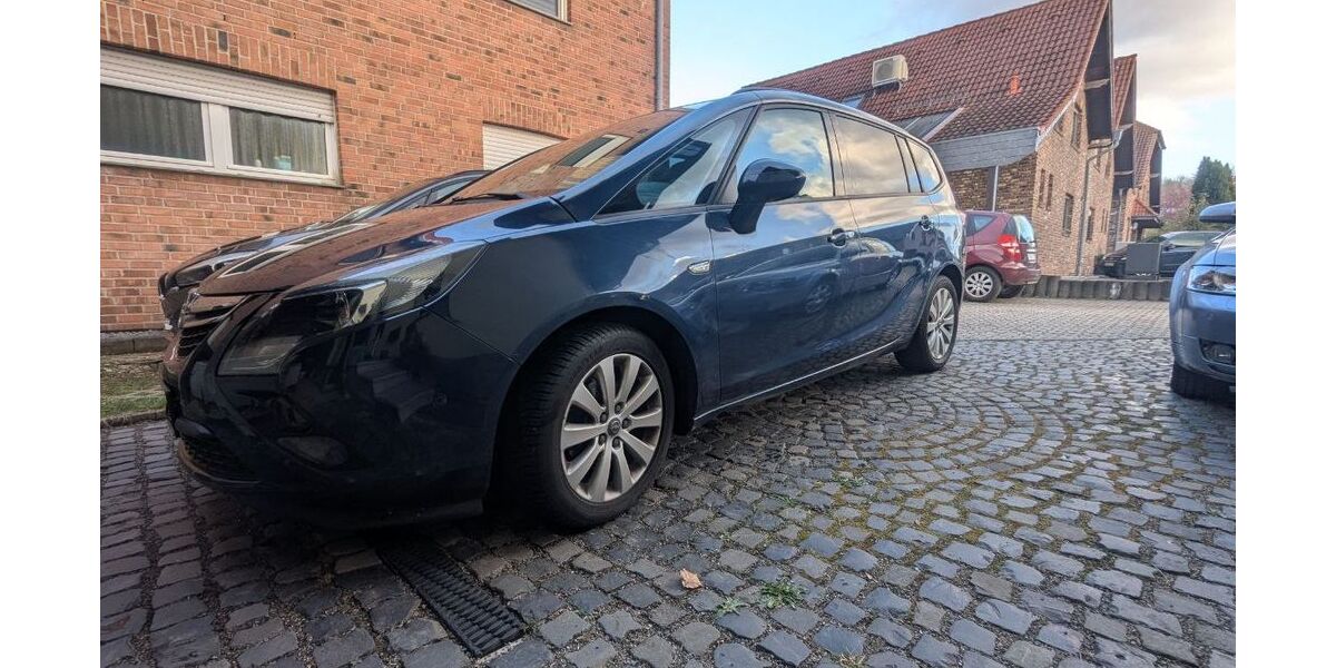 Opel Zafira Tourer 195.000 km 5.690 &euro; Langerwehe 52379