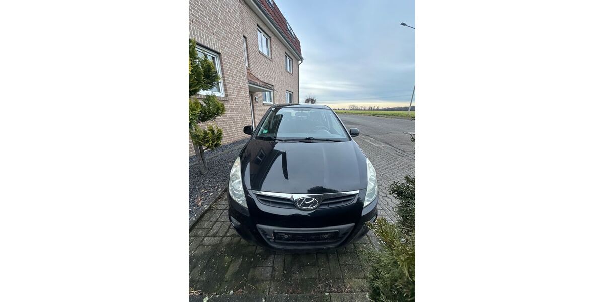 Hyundai i20 108.616 km 3.500 &euro; Herzogenrath 52134
