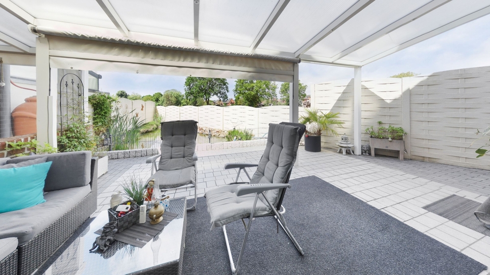 3D: Familienglück in ruhiger Lage - Sehr gepflegtes Einfamilienhaus mit Kamin, Balkon und viel Platz - Reihenendhaus Gangelt | Angebot:26748668