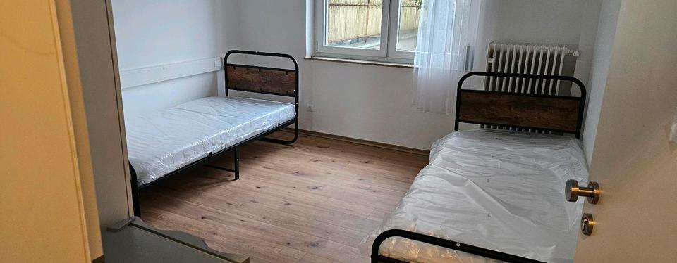 Etagenwohnung Düren Mariaweiler-Hoven - 6 Zimmer, 27 m&sup2;, 470&euro; | Angebot:24855320