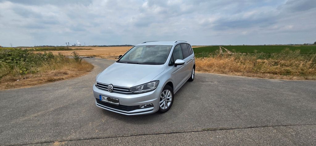 VW Touran 108.000 km 13.900 &euro; Düren 52353