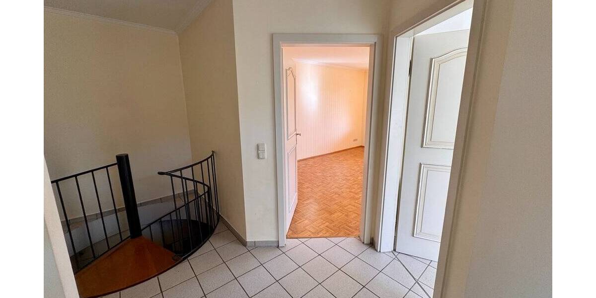 Etagenwohnung Stolberg (Rheinland) Mausbach - 4 Zimmer, 120 m&sup2;, 279.000&euro; | Angebot:26583170