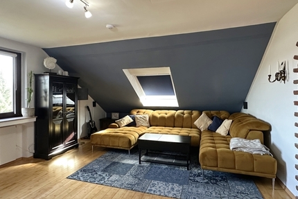 JÄSCHKE - Großzügige 4-Zimmer-Dachgeschosswohnung mit Gartenanteil und Garage - Wohnung Aachen / Nütheim Nütheim | Angebot:25340362