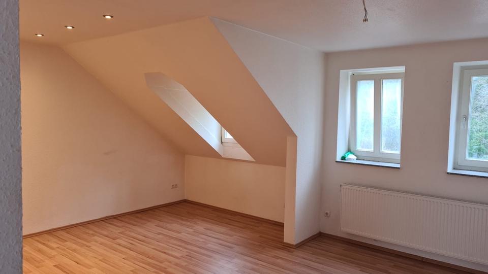 Dachgeschoßwohnung Stolberg (Rheinland) - 2.5 Zimmer, 50 m&sup2;, 570&euro; | Angebot:23762330
