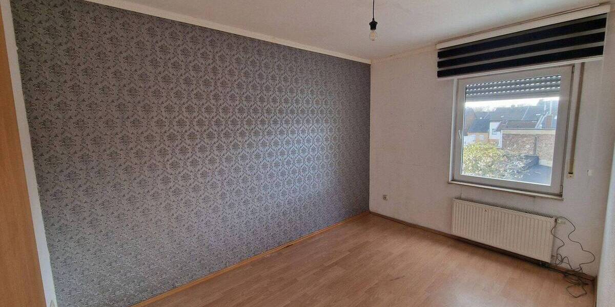 Reihenmittelhaus Düren Birkesdorf - 6 Zimmer, 150 m&sup2;, 1.300&euro; | Angebot:26009380