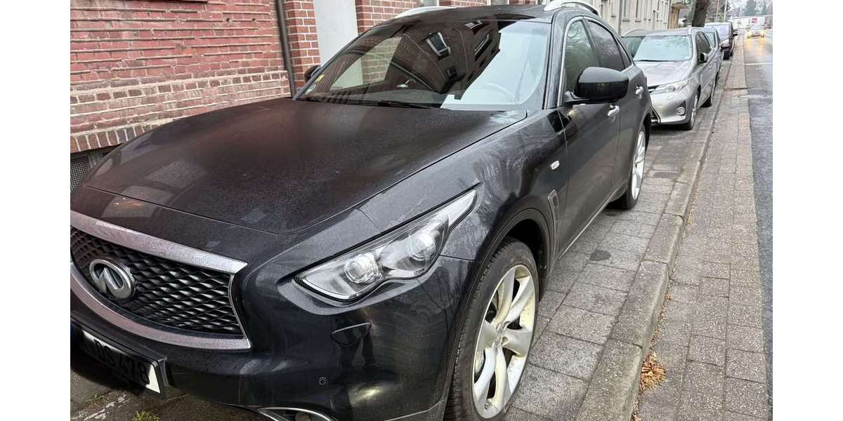 INFINITI QX70 131.000 km 15.800 &euro; Jülich 52428