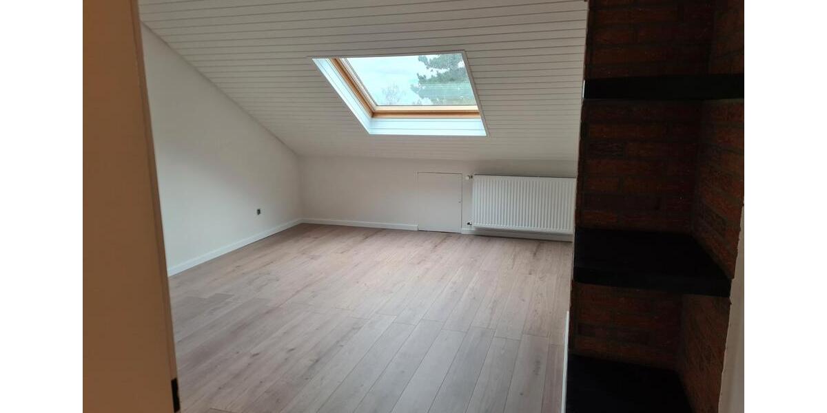 Dachgeschoßwohnung Eschweiler - 2.5 Zimmer, 67 m&sup2;, 420&euro; | Angebot:26586389