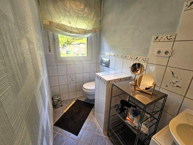 Einfamilienhaus Simmerath Hirschrott - 8 Zimmer, 255 m&sup2;, 490.000&euro; | Angebot:25702826