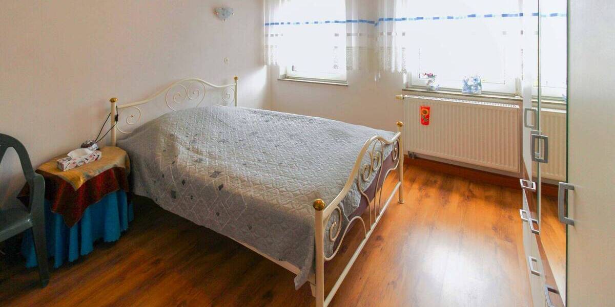 Reihenmittelhaus Heinsberg Oberbruch - 6 Zimmer, 172 m&sup2;, 280.000&euro; | Angebot:26037303