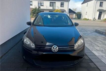 VW Golf 216.000 km 3.650 &euro; Baesweiler 52499
