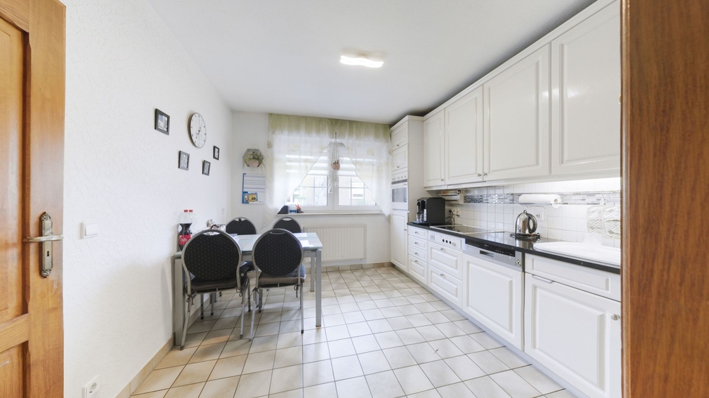 3D: Familienglück in ruhiger Lage - Sehr gepflegtes Einfamilienhaus mit Kamin, Balkon und viel Platz - Reihenendhaus Gangelt | Angebot:26748668