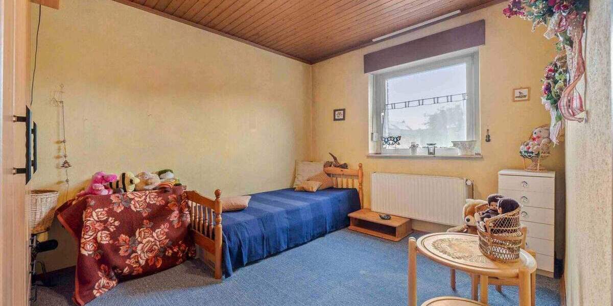Doppelhaushälfte Bedburg Kirchherten - 3 Zimmer, 93 m&sup2;, 165.000&euro; | Angebot:25911389