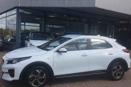Kia XCeed 32.800 km 16.790 &euro; Monschau (bei Aachen) 52156