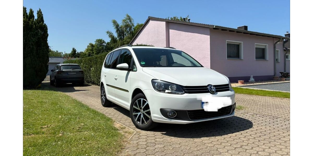VW Touran 205.000 km 4.900 &euro; Niederzier 52382
