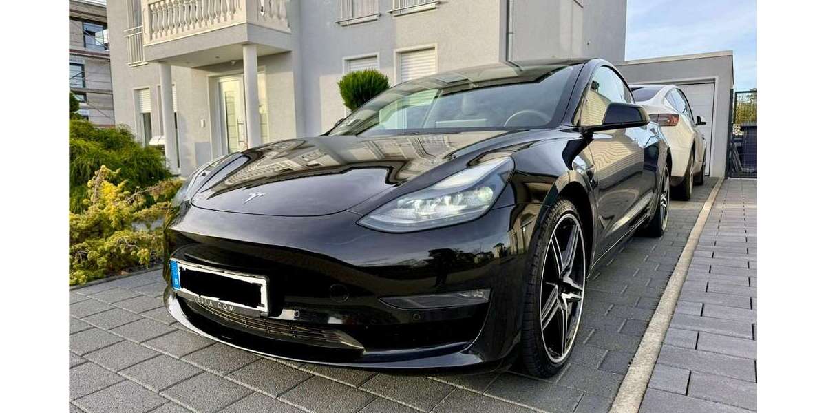Tesla Model 3 124.000 km 26.790 &euro; Würselen, Stadt 52146