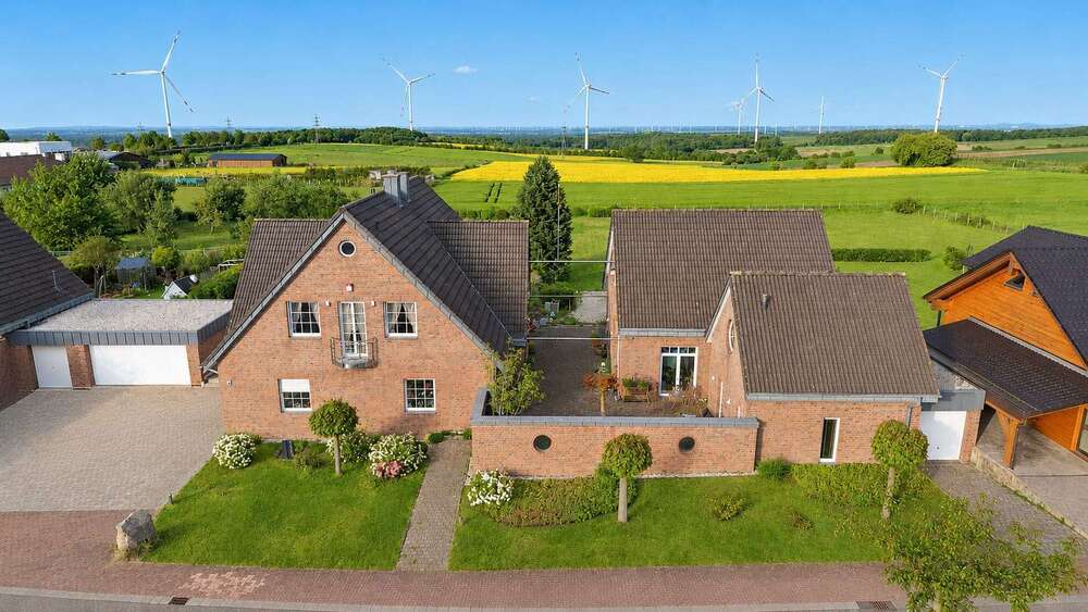 Einfamilienhaus Nideggen - 7 Zimmer, 314 m&sup2;, 1.550.000&euro; | Angebot:26611809
