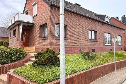 Haus Erkelenz Lövenich - 8 Zimmer, 222 m&sup2;, 408.000&euro; | Angebot:26308734