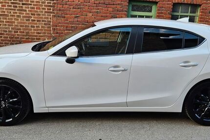 Mazda 3 93.254 km 11.850 &euro; Linnich 52441