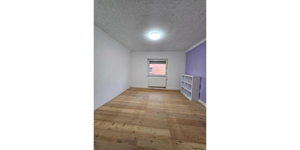 Einfamilienhaus Geilenkirchen - 10 Zimmer, 140 m&sup2;, 420.000&euro; | Angebot:26004373