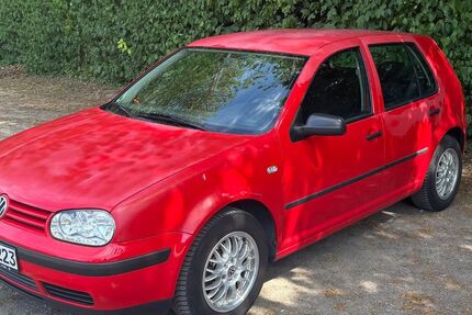 VW Golf 147.000 km 1.299 &euro; Düren 52351