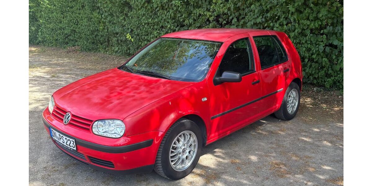 VW Golf 147.000 km 1.299 &euro; Düren 52351