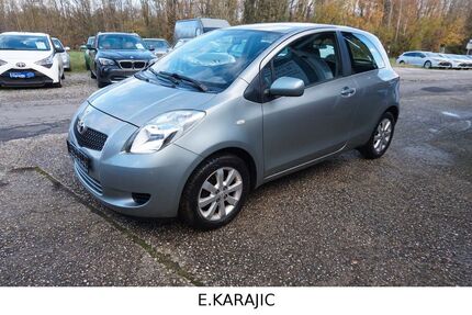 Toyota Yaris 169.000 km 2.600 &euro; ESCHWEILER - KINZWEILER 52249