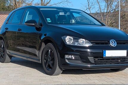 VW Golf 141.303 km 10.200 &euro; Aachen 52074