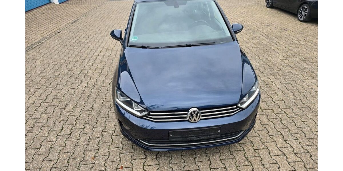 VW Golf 180.000 km 8.999 &euro; Aachen 52068
