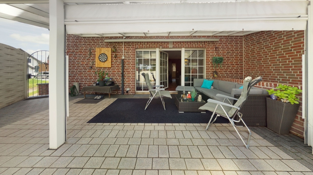 3D: Familienglück in ruhiger Lage - Sehr gepflegtes Einfamilienhaus mit Kamin, Balkon und viel Platz - Reihenendhaus Gangelt | Angebot:26748668