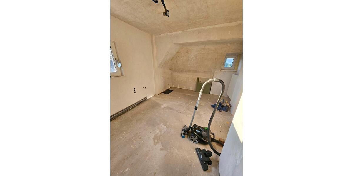 Einfamilienhaus Geilenkirchen - 10 Zimmer, 140 m&sup2;, 420.000&euro; | Angebot:26004373