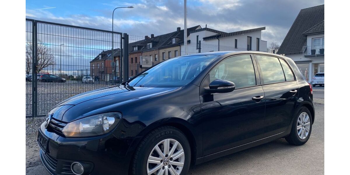 VW Golf 238.000 km 4.999 &euro; Düren 52353