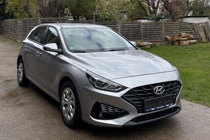 Hyundai i30 50.100 km 10.300 &euro; Vettweiß 52391