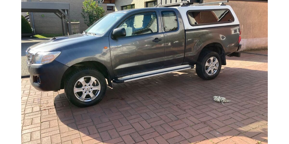 Toyota Hilux 256.000 km 13.500 &euro; Heinsberg 52525