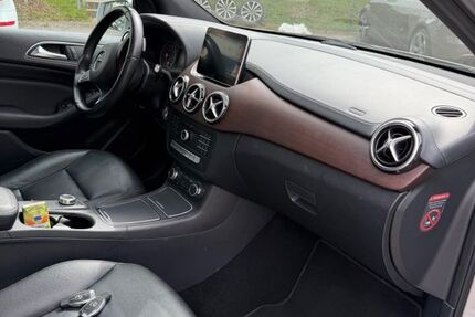 Mercedes-Benz 220 194.000 km 11.500 &euro; Düren 52355