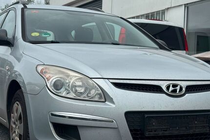 Hyundai i30 266.939 km 590 &euro; Düren 52349