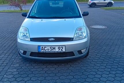 Ford Fiesta 118.102 km 2.499 &euro; Aachen 52080