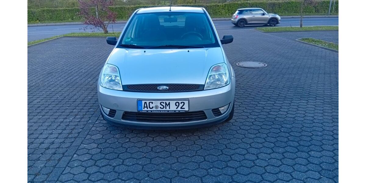 Ford Fiesta 118.102 km 2.499 &euro; Aachen 52080
