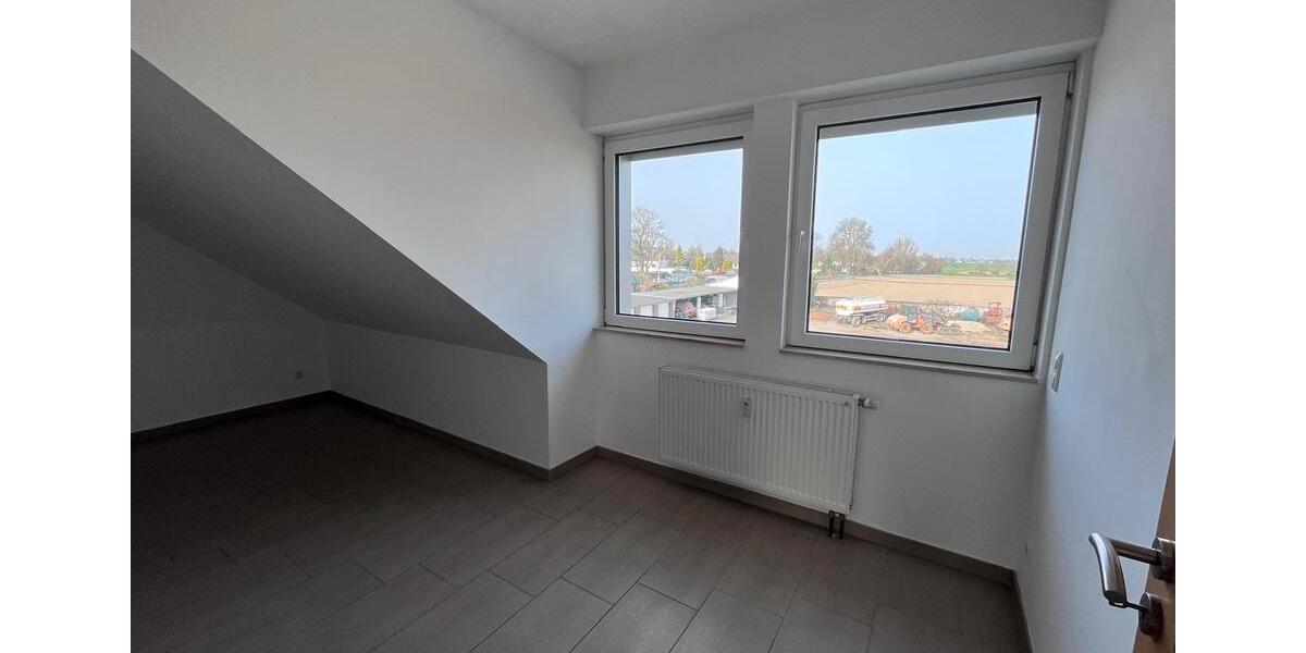 Dachgeschoßwohnung Alsdorf - 2 Zimmer, 79 m&sup2;, 500&euro; | Angebot:25867946