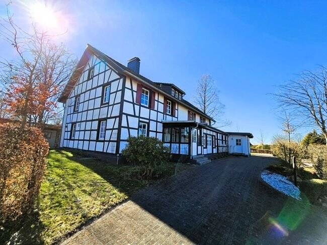 Einfamilienhaus Simmerath Huppenbroich - 1 Zimmer, 425 m&sup2;, 695.000&euro; | Angebot:25747990