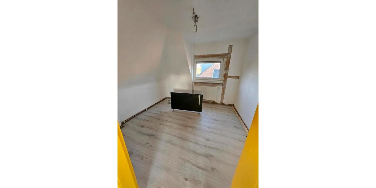 Einfamilienhaus Geilenkirchen - 10 Zimmer, 140 m&sup2;, 420.000&euro; | Angebot:26004373