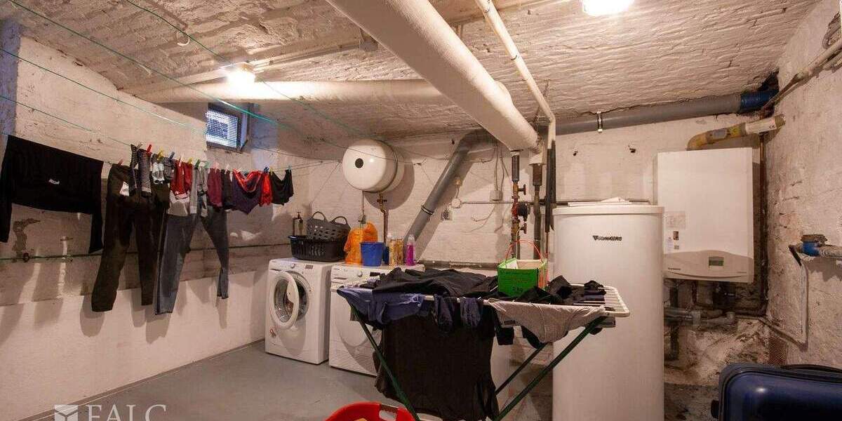 Mehrfamilienhaus, Wohnhaus Düren Distelrath - 8 Zimmer, 246 m&sup2;, 359.000&euro; | Angebot:25696383