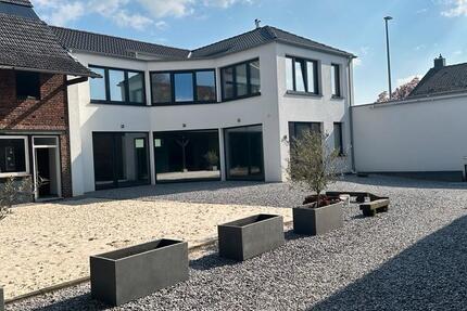 Haus Erkelenz - 1.690.000&euro; | Angebot:26477561