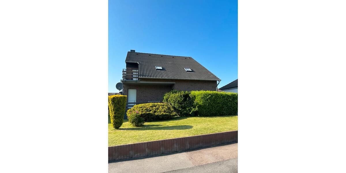 Dachgeschoßwohnung Herzogenrath - 3 Zimmer, 97 m&sup2;, 1.100&euro; | Angebot:26621379