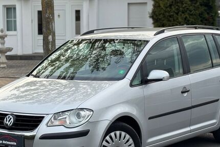 VW Touran 190.174 km 6.490 &euro; Jülich 52428